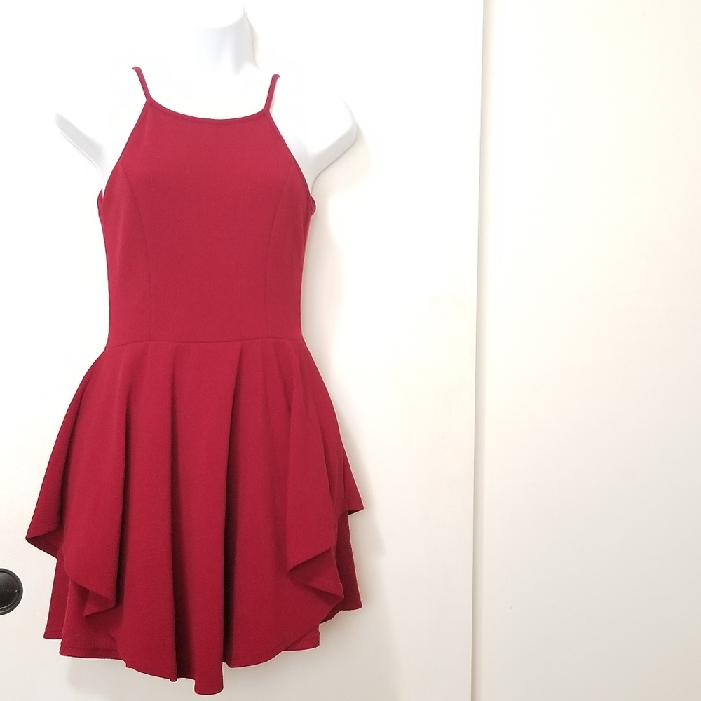 🌲Low back red dress.